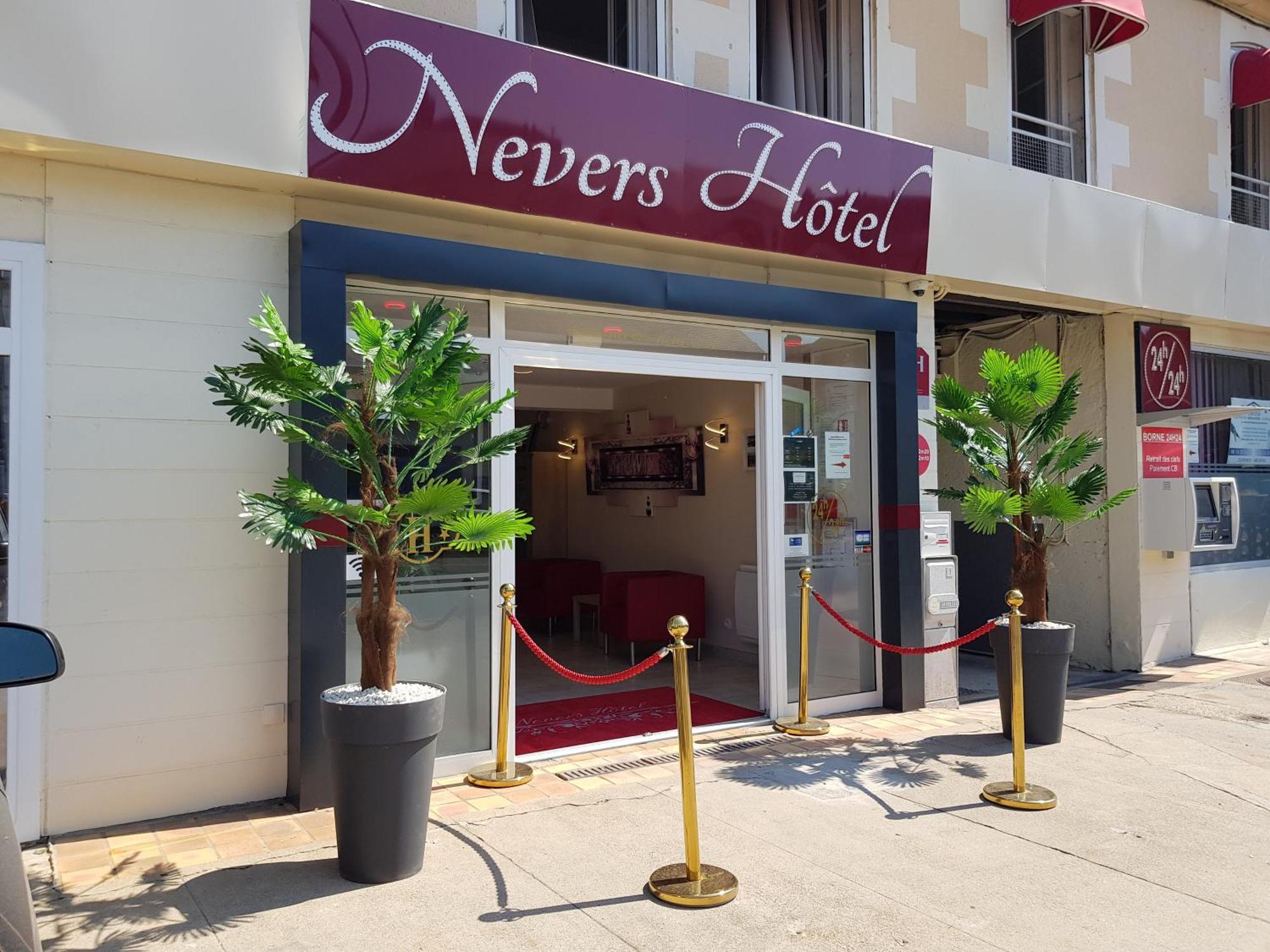 Nevers Hotel Exterior photo