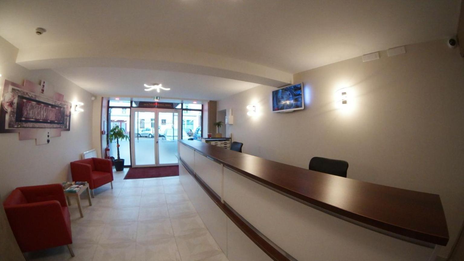 Nevers Hotel Exterior photo
